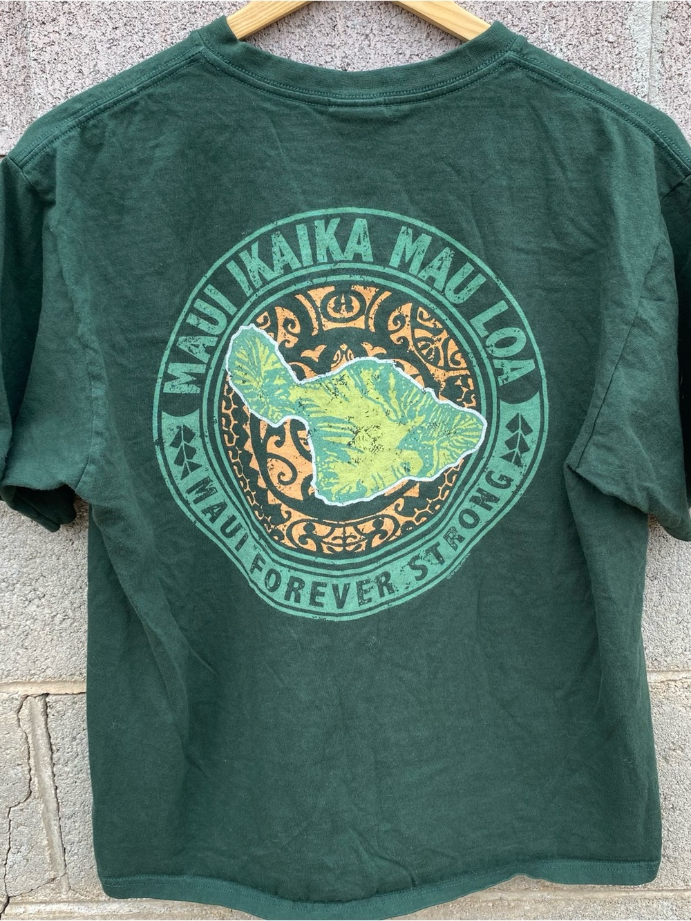 Crazy Shirts Maui Hawaii Tshirt Medium Green Beach Island Graphic surf